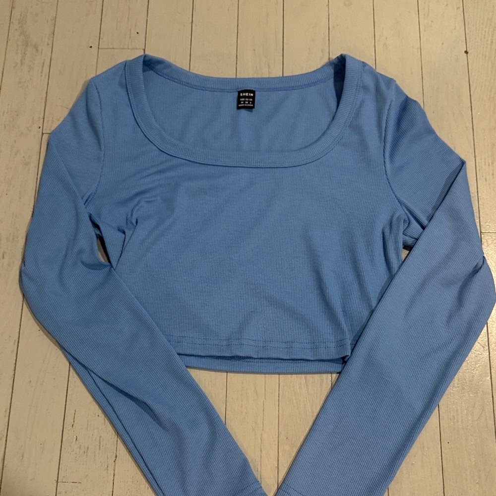 SHEIN Light Blue Long Sleeve Crop Top